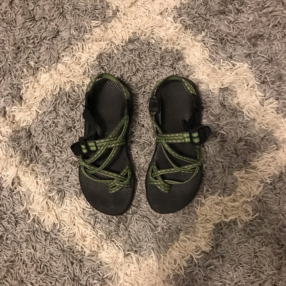 Women’s size 7 chacos